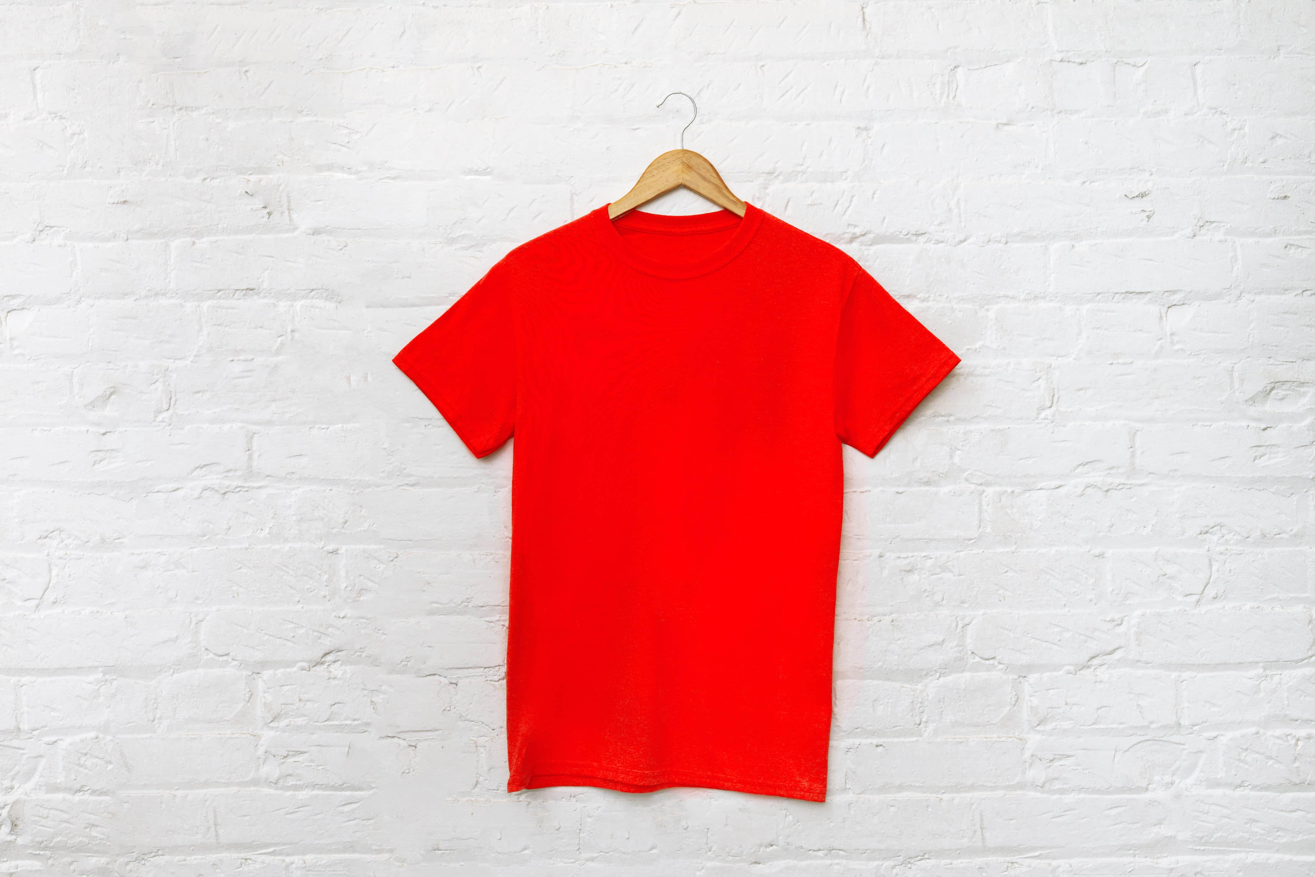 T-Shirt (Red) - undefined